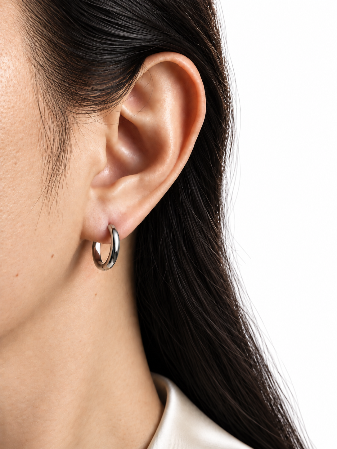 solid platinum hoop worn view 