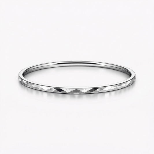 Angled view of 3mm faceted platinum bangle