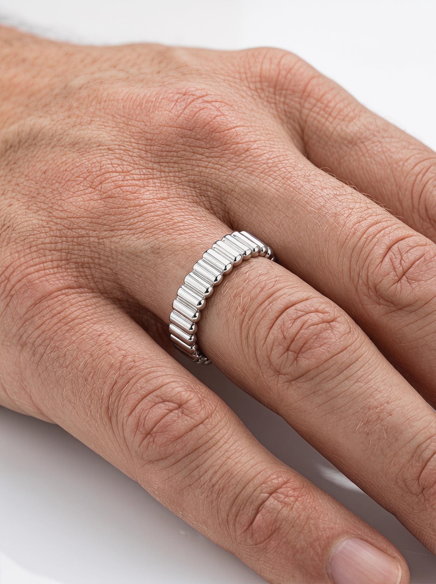 PT950 platinum ribbed wedding band 4mm side profile