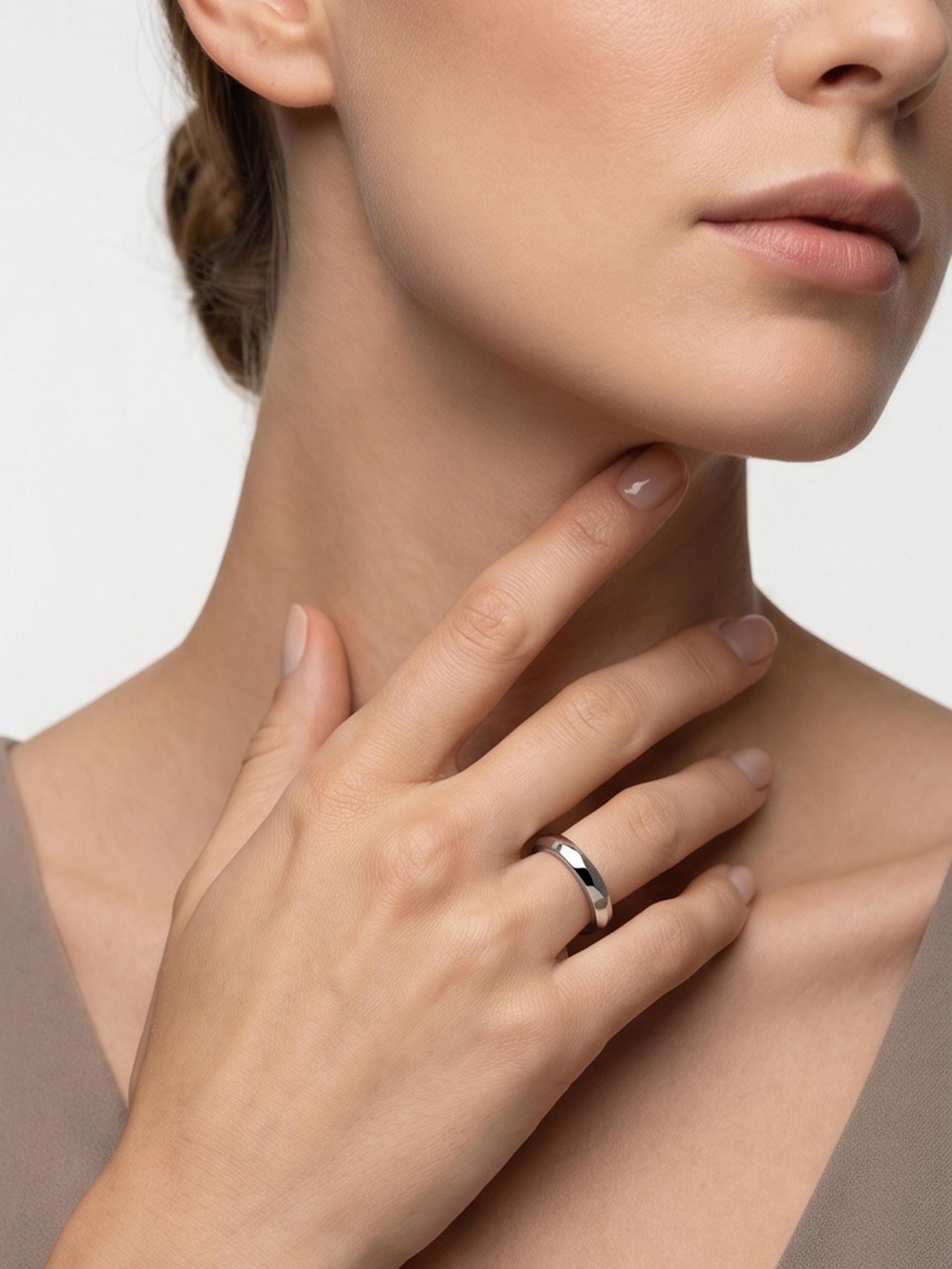 PT950 platinum faceted statement ring 5mm setting and finish detail
