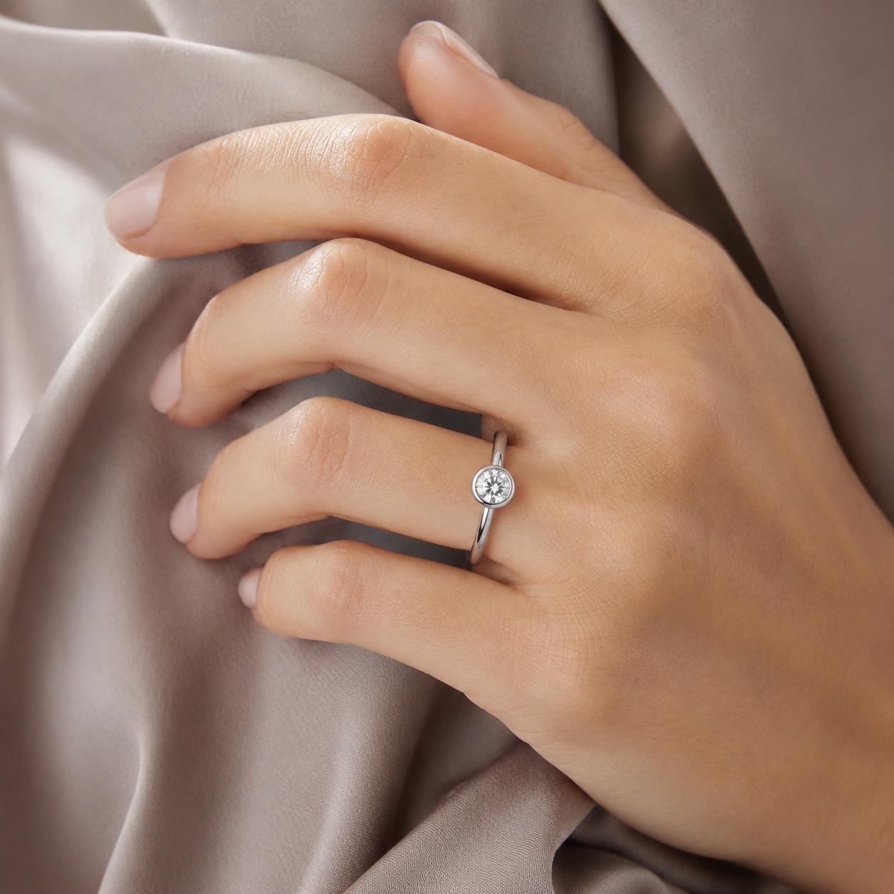 PT950 platinum bezel lab diamond ring 0.50ct setting and finish detail