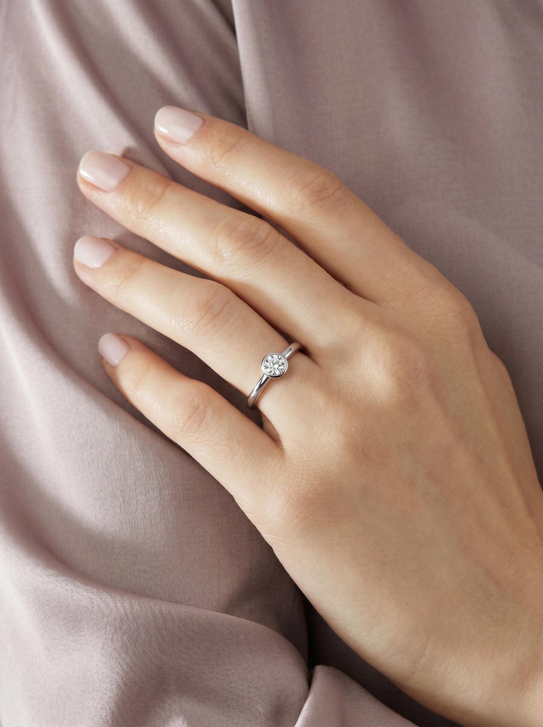 PT950 platinum bezel lab diamond ring 0.50ct close-up detail