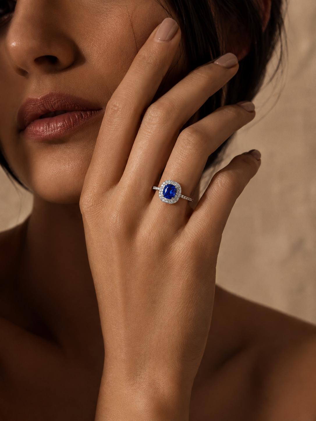 deep blue sapphire and diamond halo ring in PT950 platinum side profile