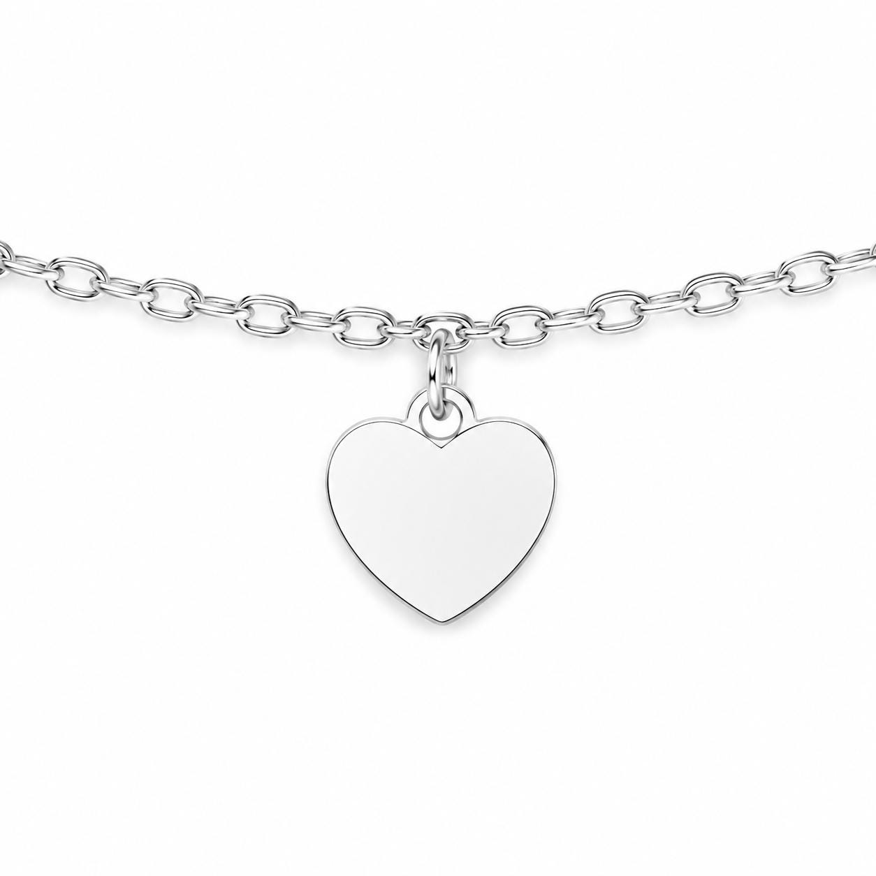Macro view of polished 10mm platinum heart charm