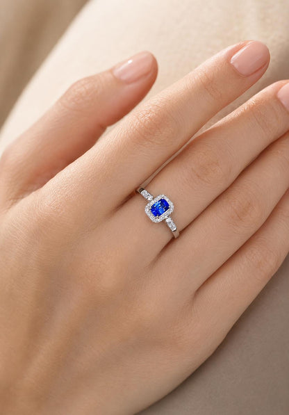 Natural sapphire platinum ring angled view